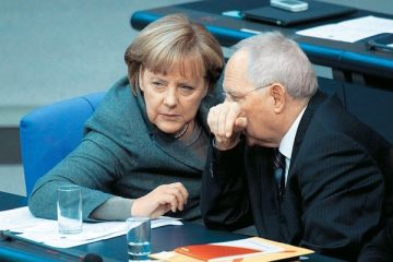 paei-trelathike-kai-o-soimple-stirizei-tin-ellada-mazi-me-tin-merkel